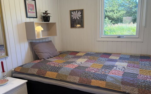 Goce - 300M from the Sea: Lit, Chambre, Meubles, Drap De Lit, Literie, Bois, Linge, Design Intérieur, Sol, Sol