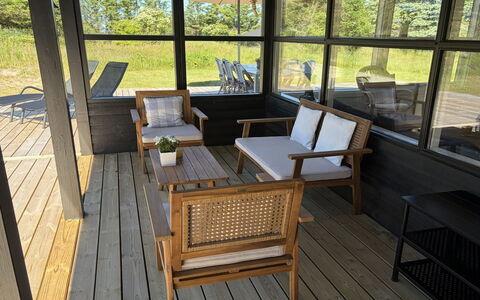 Goce - 300M from the Sea: Meubles, Bois, Parquet, Sol, Sol, Porche, Mobilier De Jardin, Chaise, Dur, Table