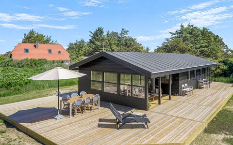 Goce - 300M from the Sea: Bois, Chalet, Dur, Plate-Forme, Porche, Ombre, Matériau Naturel, Batiments Jardin, Conception, Structure En Plein Air
