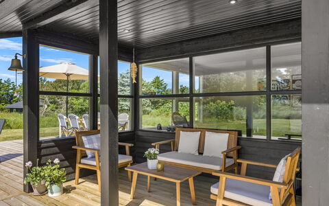 Goce - 300M from the Sea: Meubles, Bois, Porche, Parquet, Sol, Chaise, Dur, Sol, Table, Plate-Forme