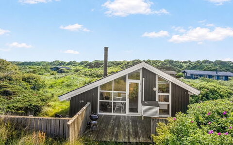 Glennie - 500M from the Sea: Chalet, Domicile, Pente, Cabane, Ferme, Batiments Jardin, Planche, Cabane En Rondins