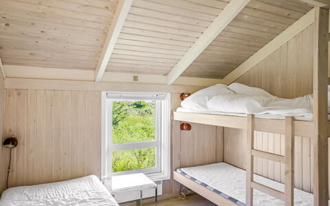 Glennie - 500M from the Sea: Bois, Chambre, Lit, Lit Superposé, Plafond, Sol, Design Intérieur, Sol, Cadre De Lit, Meubles