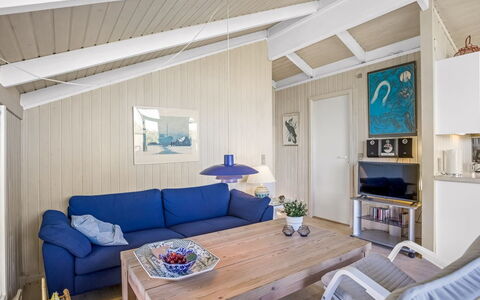Glennie - 500M from the Sea: Meubles, Design Intérieur, Bois, Sol, Sol, Plafond, Salon, Domicile, Canapé, Pièce