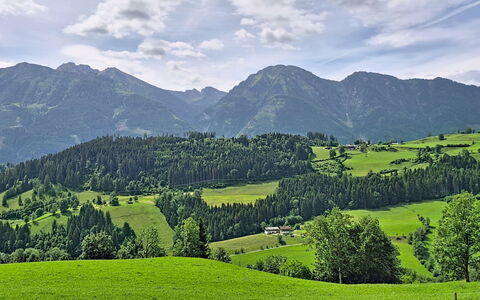 Hoamat Stadlfeld: Ciel, Montagnes Relief, Montagne, Nuage, Vert, Colline, Arbre, Herbe, La Nature, Paysage Naturel