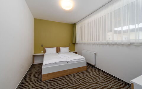 Janské Lázně 6: Mur, Sol, Sol, Bois, Design Intérieur, Appartement, Chambre, Plafond, Lit, Pièce