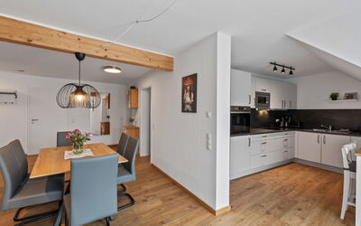 Logement:&nbsp;Nina (9) 100.9