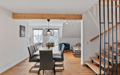 Logement:&nbsp;Nina (9) 100.9