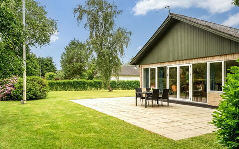 Adisl - 300M to the Fjord: Domicile, Jardin, Lot Terre, Chalet, Pelouse, Ombre, Biens, Ferme, Cour, Aménagement Paysager