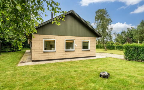 Adisl - 300M to the Fjord: Herbe, Maison, Toit, Chalet, Domicile, Siding, Pelouse, Jardin, Couverture De Sol, Ferme