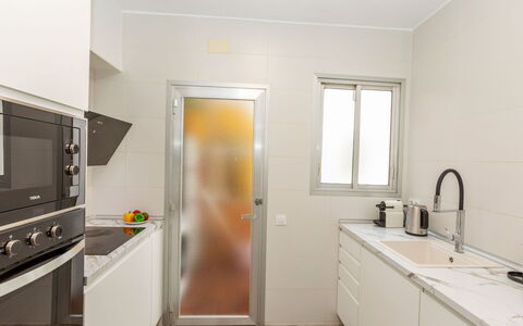 Ribera: Sol, Principaux Appliance, Mur, Sol, Design Intérieur, Appareil De Cuisine, Bois, Comptoir, Cuisine, Cabinetry