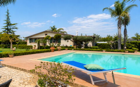 Villa Simona: Piscine, Recours, Eco Hôtel, Biens, Loisir, Hacienda, Jardin, Aménagement Paysager, Villa, Ombre