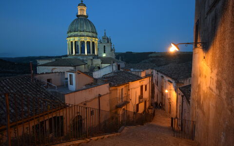 Casa Goel: Ciel, Ville, Ville, Architecture, Quartier, Dôme, Toit, Soirée, Matin, Dôme