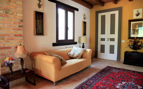 Casa Goel: Meubles, Design Intérieur, Mur, Sol, Sol, Bois, Pièce, Canapé, Salon, Éclairage
