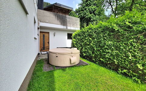Buchauer: Jardin, Arrière-Cour, Pelouse, Aménagement Paysager, Ombre, Cour, Haie, Gazon Artificiel, Cour