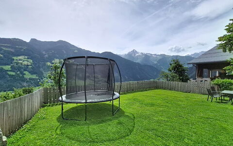 Buchauer: Station De Montagne, Chaîne De Montagnes, Vallée, Pelouse, Alpes, Crête, Jardin, Cour, Gazon Artificiel, Aménagement Paysager