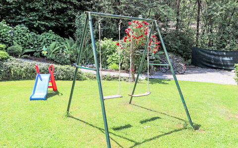 Velden am Wörthersee 39: Équipement Extérieur Play, Jardin, Pelouse, Ombre, Loisir, Terrain De Jeux, Arrière-Cour, Parc, Cour, Balançoire