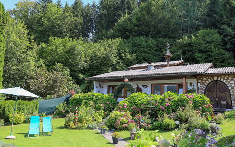 Velden am Wörthersee 39: Arbuste, Jardin, Chalet, Couverture De Sol, Printemps, Aménagement Paysager, Arrière-Cour, Ferme, Cour