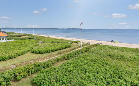 Wiebke - 50M from the Sea: Ciel, Bleu, Environnement Naturel, Nuage, Horizon, Été, Paysage, Côte, Mer, Cotiers Et Relief Océaniques