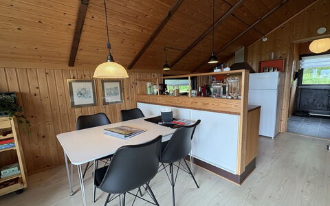 Kalervo - 2.9Km to the Fjord: Meubles, Design Intérieur, Bois, Sol, Plafond, Sol, Cuisine, Table Cuisine Et Salle A Manger, Chaise, Luminaire