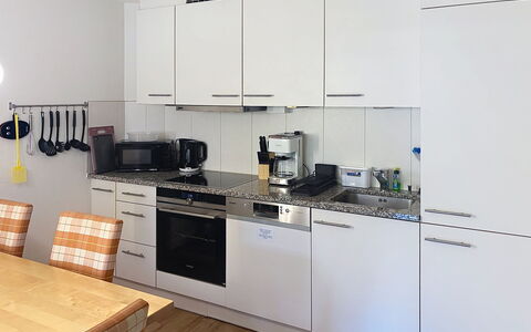 Mellau Appartments: Appareil De Cuisine, Cuisine, Comptoir, Cabinetry, Sol, Principaux Appliance, Meubles, Design Intérieur, Bois, Électroménager