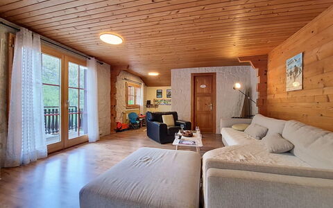 La Patrouille des Glaciers: Meubles, Design Intérieur, Sol, Sol, Bois, Plafond, Pièce, Canapé, Parquet, Salon