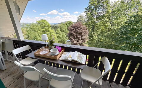 Auszeit für Körper und Seele: Meubles, Bois, Chaise, Table, Mobilier De Jardin, Tableau De Plein Air, Table Cuisine Et Salle A Manger, Ombre, Porche, Balcon