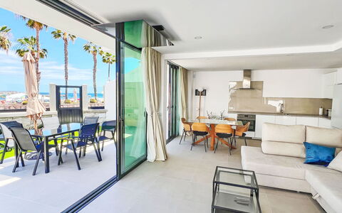 Sand, Sea and Love: Ombre, Balcon, Hôtel, Chaise, Mobilier De Jardin, Recours, Caraïbes