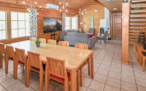 Joutsen: Bois, Plafond, Sol, Meubles, Domicile, Chalet, Salon, Canapé, Tache De Bois