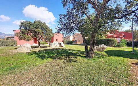 Hameau de Saint Cyprien: Ciel, Lot Terre, Plaine, Zone Rurale, Pelouse, Jardin, Biens, Cour, Ferme, Aménagement Paysager