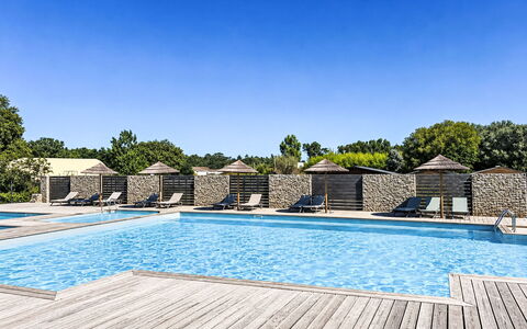 Hameau de Saint Cyprien: Piscine, Recours, Mobilier De Jardin, Meubles, Composite, Ombre, Eco Hôtel, Loisir, Balancelle, Biens