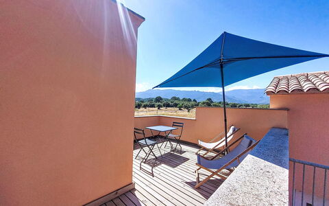 Hameau de Saint Cyprien: Meubles, Mobilier De Jardin, Chaise, Jardin, Arrière-Cour, Ombre, Cour, Aménagement Paysager, Eco Hôtel, Tableau De Plein Air