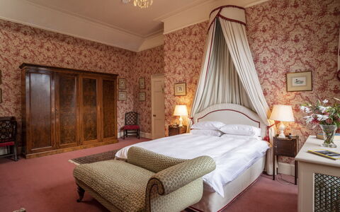 Lauderdale Apartment: Meubles, Mobilier De Jardin, Chaise, Jardin, Arrière-Cour, Ombre, Cour, Aménagement Paysager, Eco Hôtel, Tableau De Plein Air