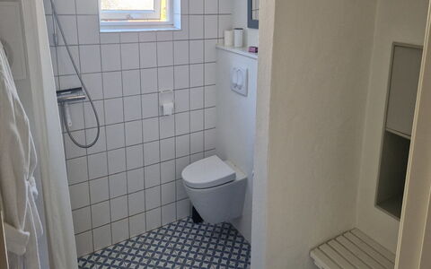 Sunaj - 350M from the Sea: Salle De Bains, Mur, Luminaire Plomberie, Toilette, Sol, Siège De Toilette, Sol, Design Intérieur, Plomberie, Tuile