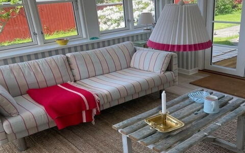 Sunaj - 350M from the Sea: Meubles, Design Intérieur, Sol, Sol, Canapé, Salon, Pièce, Chaise, Parquet