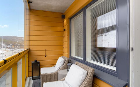 Levin Kunkku B2: Bois, Appartement, Sol, Composite, Verre, Tache De Bois, Dur, Balcon, Daylighting, Vernis