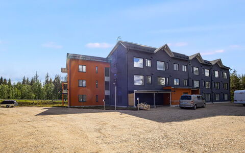 Äkäspokka: Appartement, Mid-Taille Car, Gelé, L'Hiver, Voiture Compacte, Parking, Soirée