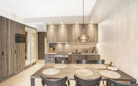 Äkäspokka: Sol, Design Intérieur, Bois, Meubles, Sol, Plafond, Parquet, Éclairage, Luminaire, Appartement