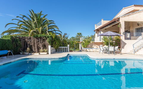 Mestral: Bleu, Piscine, Recours, Mobilier De Jardin, Loisir, Eco Hôtel, Ville Resort, Hôtel, Biens