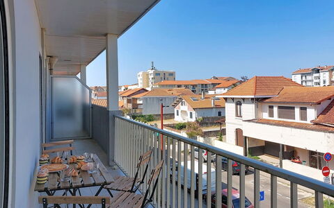 Les Dunes: Appartement, Balcon, Condominium, Daylighting, Balustrade, Clôture