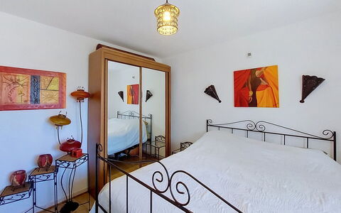 Sérénité: Lit, Meubles, Design Intérieur, Chambre, Mur, Literie, Drap De Lit, Sol, Sol, Bois