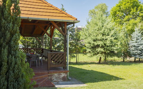 Stefano: Jardin, Ombre, Chalet, Pelouse, Arrière-Cour, Cour, Aménagement Paysager, Structure En Plein Air, Batiments Jardin, Parc