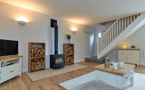 Farmhouse Cottage, Nether Burrows: Meubles, Design Intérieur, Sol, Mur, Sol, Bois, Plafond, Pièce, Domicile, Salon