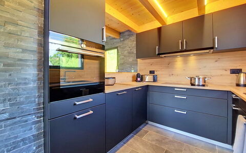 Chalet le Bleusy: Cuisine, Comptoir, Bois, Sol, Cabinetry, Design Intérieur, Appareil De Cuisine, Meubles, Sol, Principaux Appliance