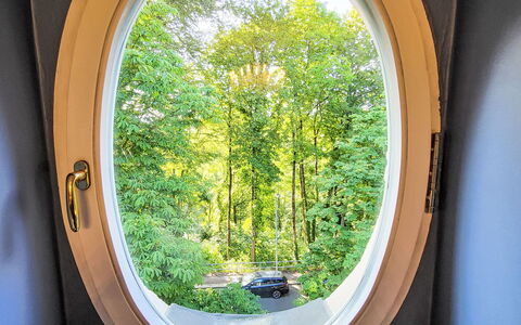 Villa Emma und Lotte: Bois, Meubles, Chaise, Mer, Appartement, Balcon, Océan, Ombre, Mobilier De Jardin, Tache De Bois