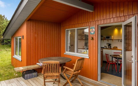 Tuija - 2.8Km from the Sea: Bois, Meubles, Chaise, Mer, Appartement, Balcon, Océan, Ombre, Mobilier De Jardin, Tache De Bois