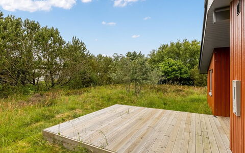 Tuija - 2.8Km from the Sea: Bois, Meubles, Chaise, Mer, Appartement, Balcon, Océan, Ombre, Mobilier De Jardin, Tache De Bois