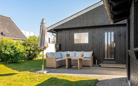 Ensio - 750M from the Sea: Bois, Meubles, Chaise, Mer, Appartement, Balcon, Océan, Ombre, Mobilier De Jardin, Tache De Bois