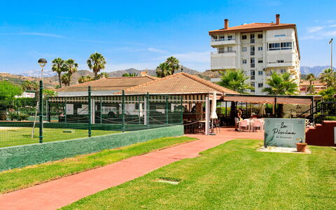 Laguna Beach Padel: Bois, Meubles, Chaise, Mer, Appartement, Balcon, Océan, Ombre, Mobilier De Jardin, Tache De Bois