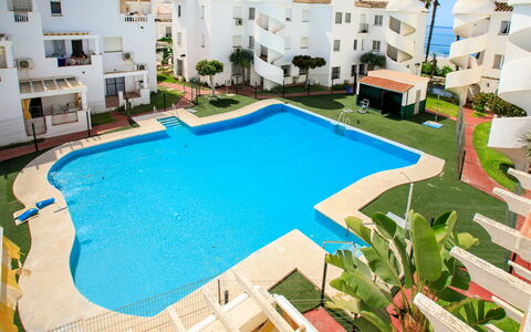 Laguna Beach Padel: Bois, Meubles, Chaise, Mer, Appartement, Balcon, Océan, Ombre, Mobilier De Jardin, Tache De Bois
