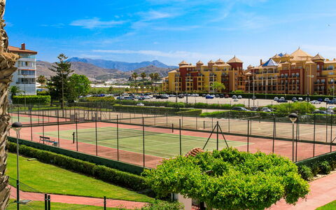 Laguna Beach Padel: Bois, Meubles, Chaise, Mer, Appartement, Balcon, Océan, Ombre, Mobilier De Jardin, Tache De Bois